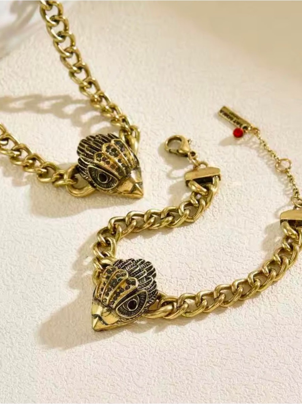Gold Tone Double Claw Link Necklace
